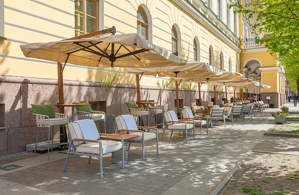 Summer Terrace: A Taste of Italy with a View of St. Isaac’s Cathedral: Фото.