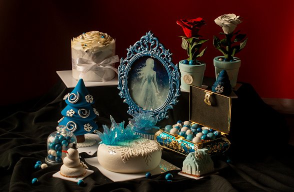 THE CHRISTMAS BOUTIQUE: Фото.